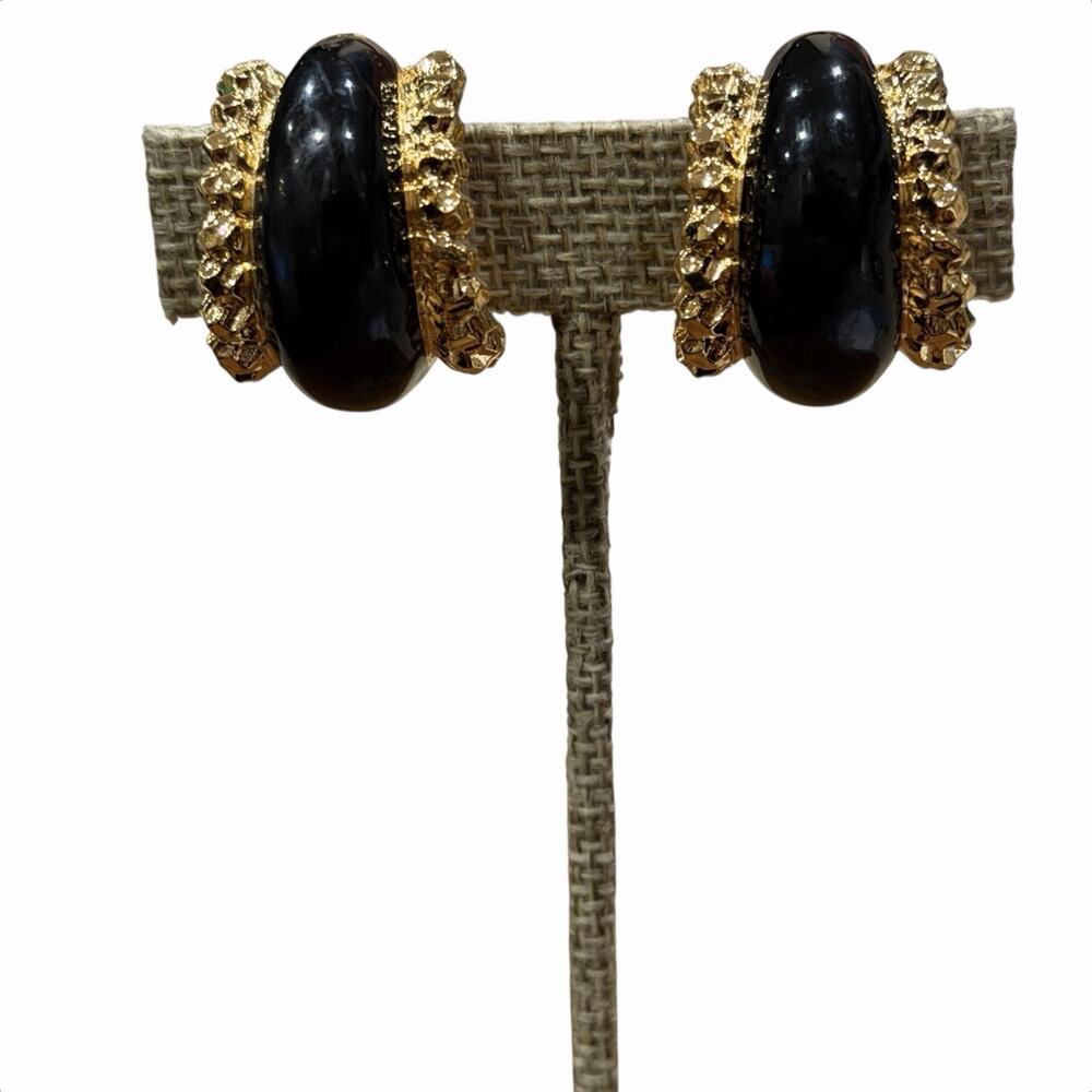St. John Brutalist Curved Black Crescent Textured Gold Tone Clip On Earrings